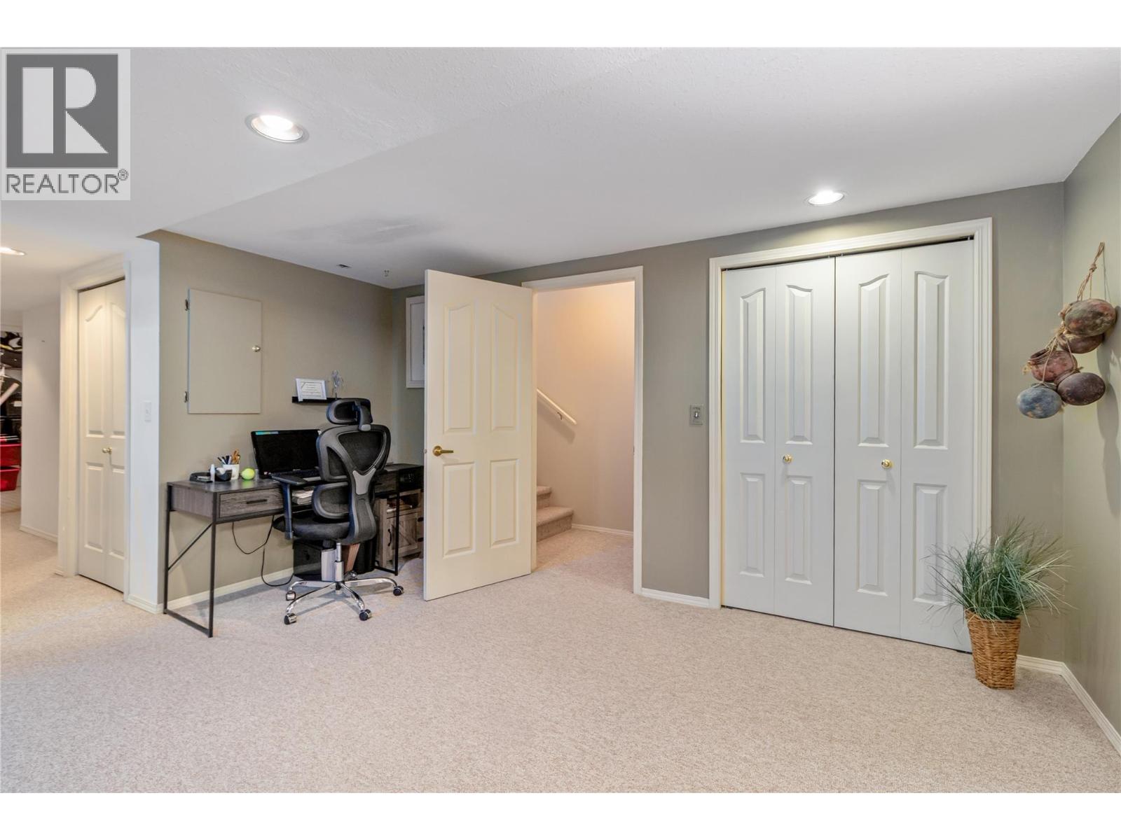 1886 Parkview Crescent Unit# 3 Property Photo 33
