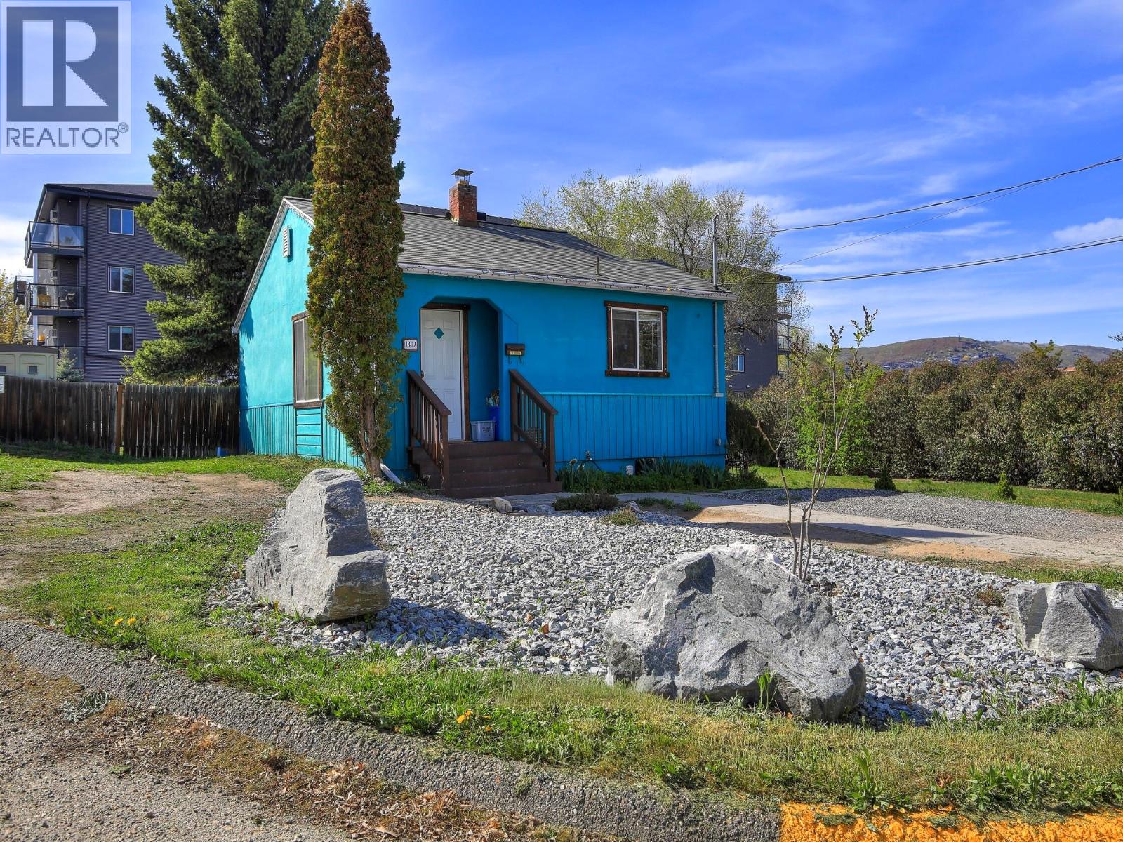 1802 31 Street Property Photo 3