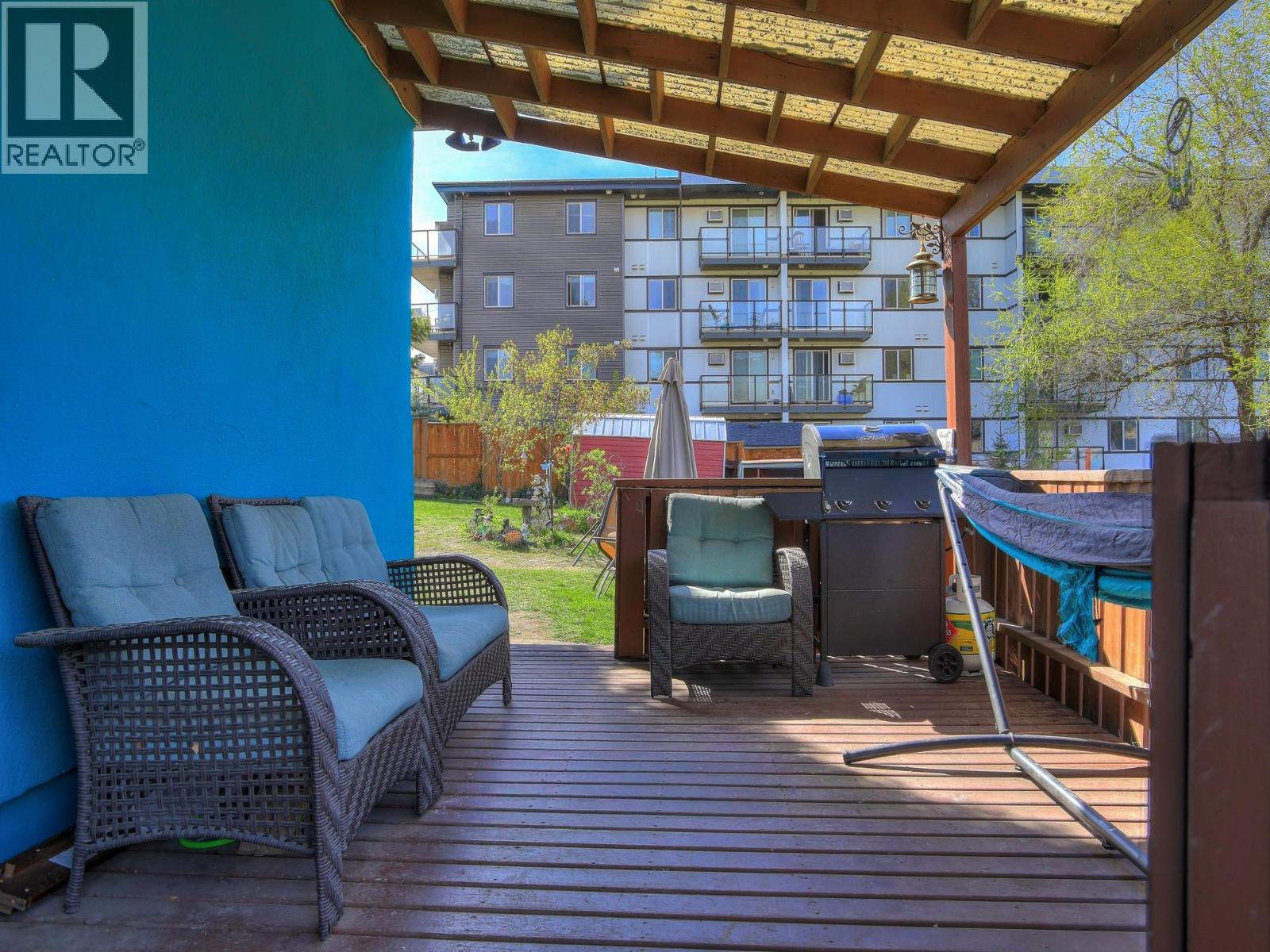 1802 31 Street Property Photo 4