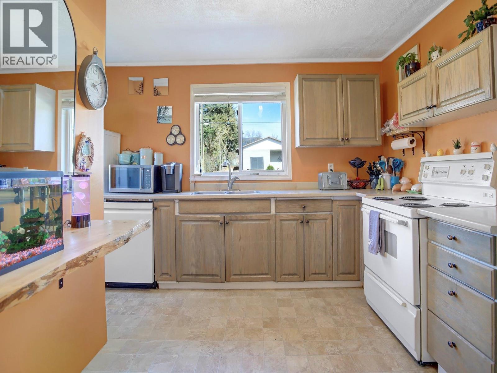 1802 31 Street Property Photo 14