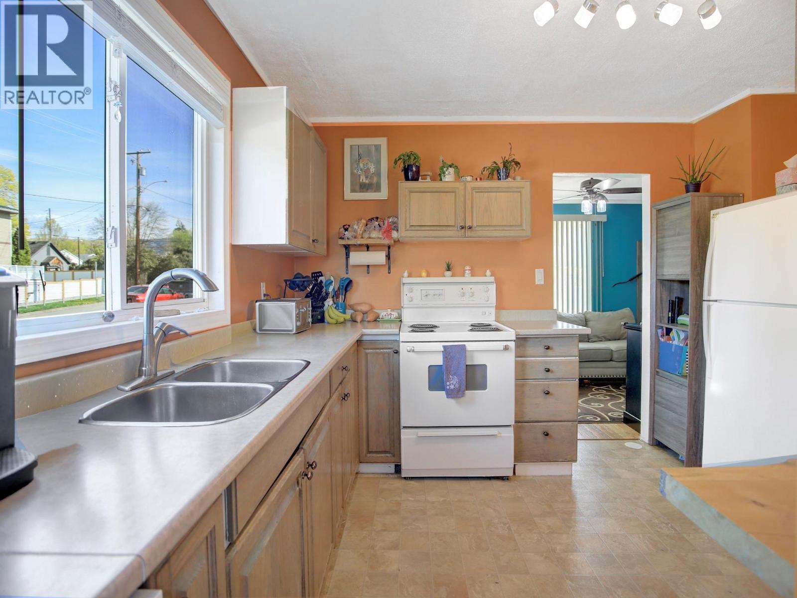 1802 31 Street Property Photo 15