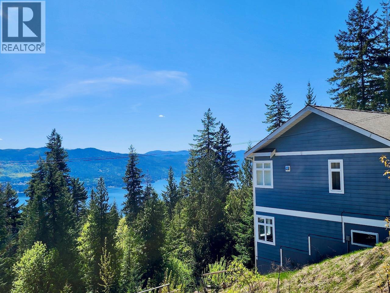 7660 Lichen Road Property Photo 4