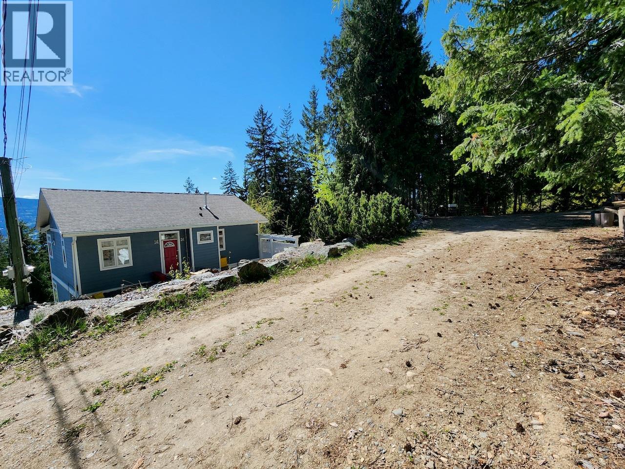 7660 Lichen Road Property Photo 5