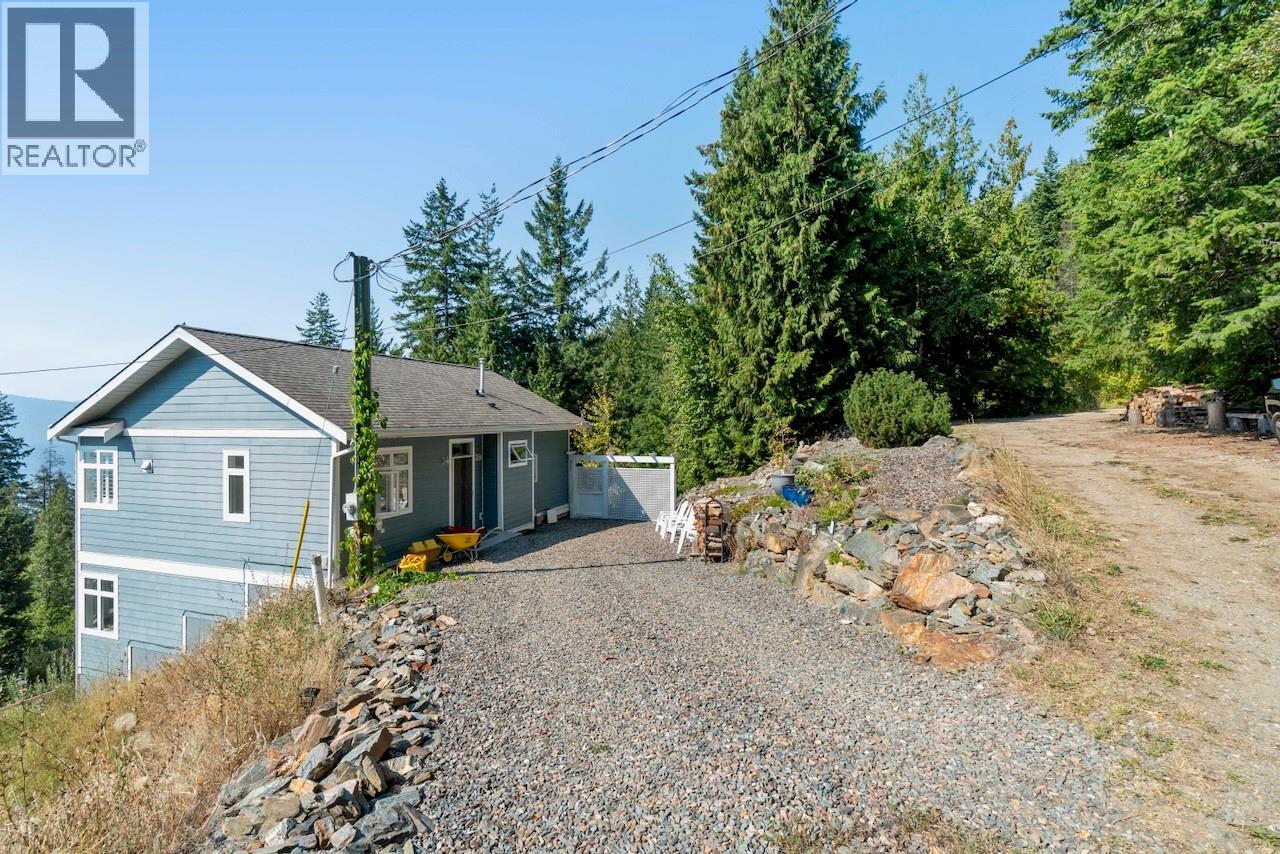 7660 Lichen Road Property Photo 9