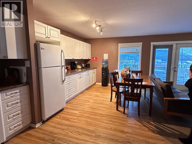 5113 47 Avenue Nw Property Photo 2