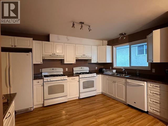 5113 47 Avenue Nw Property Photo 3