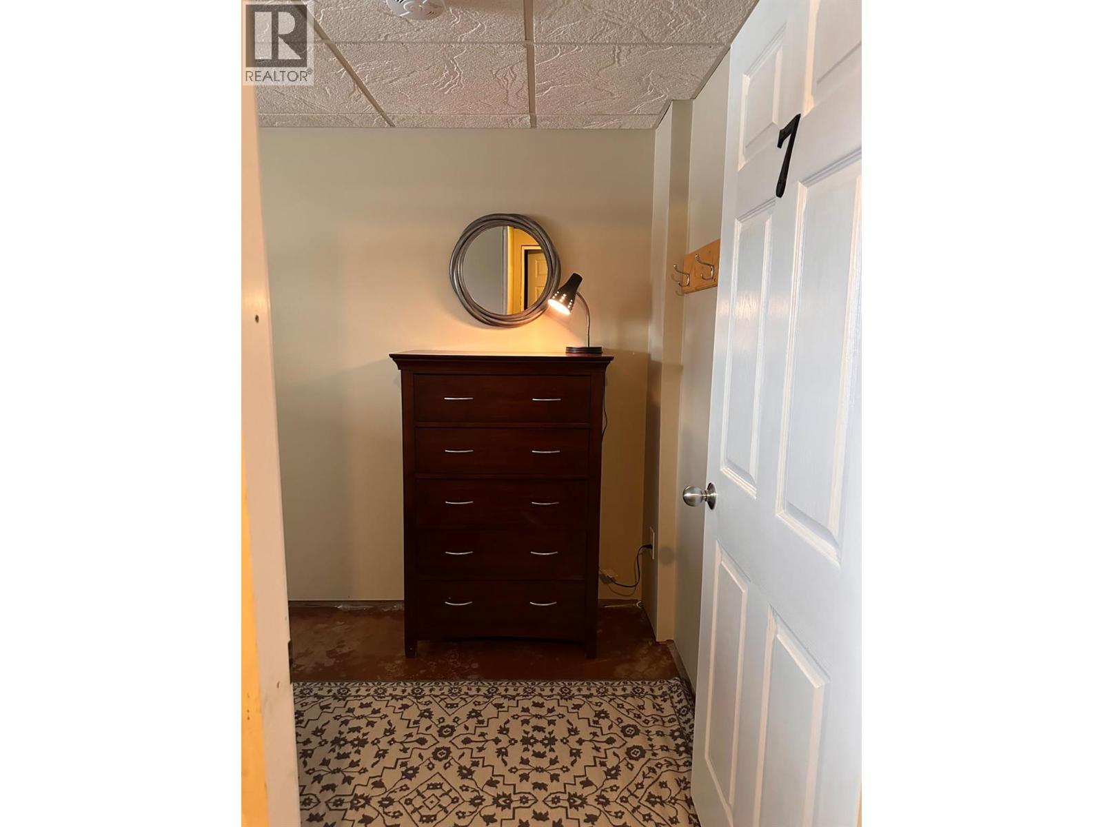 5113 47 Avenue Nw Property Photo 9