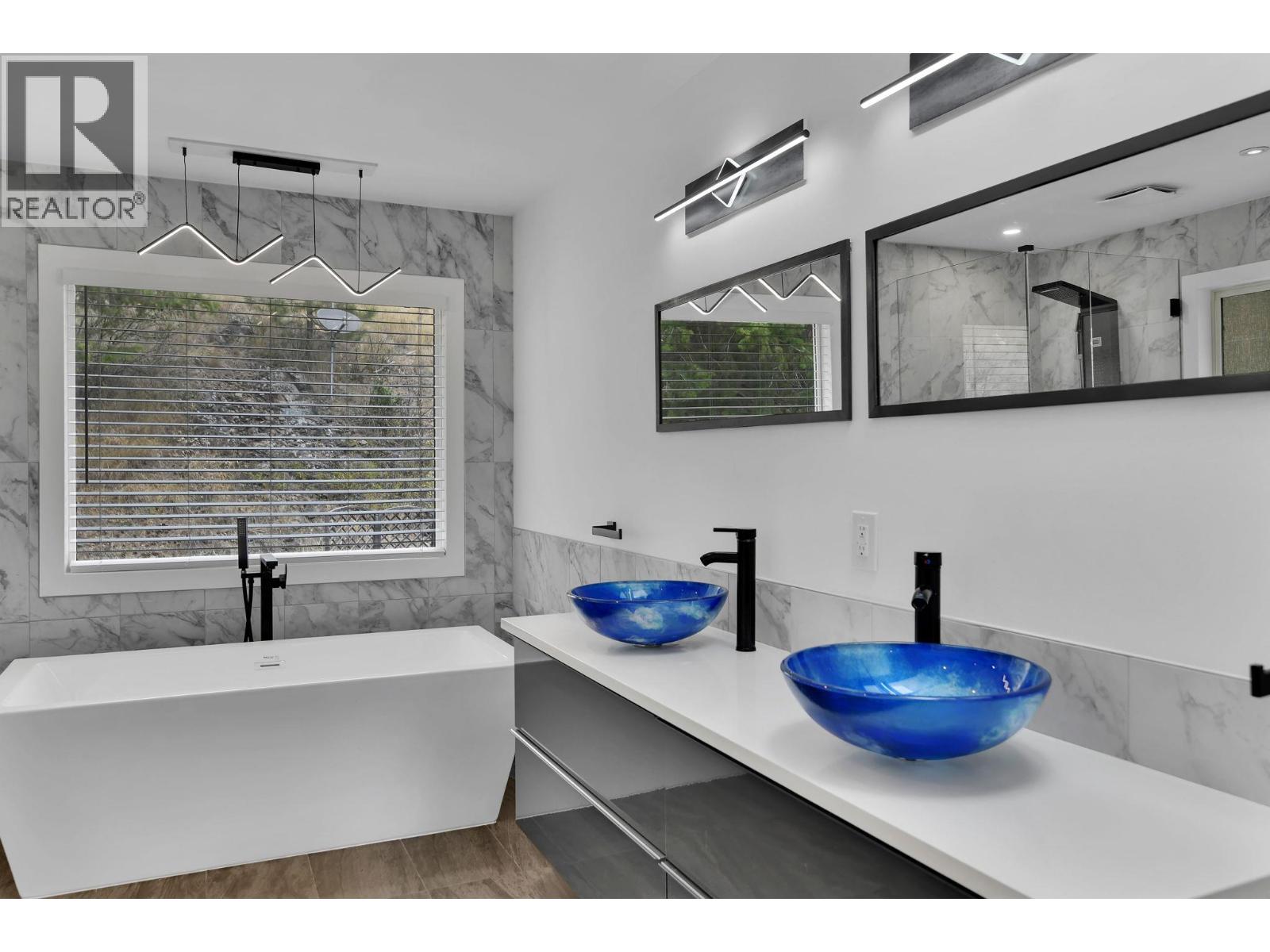 115 Par Boulevard Property Photo 10