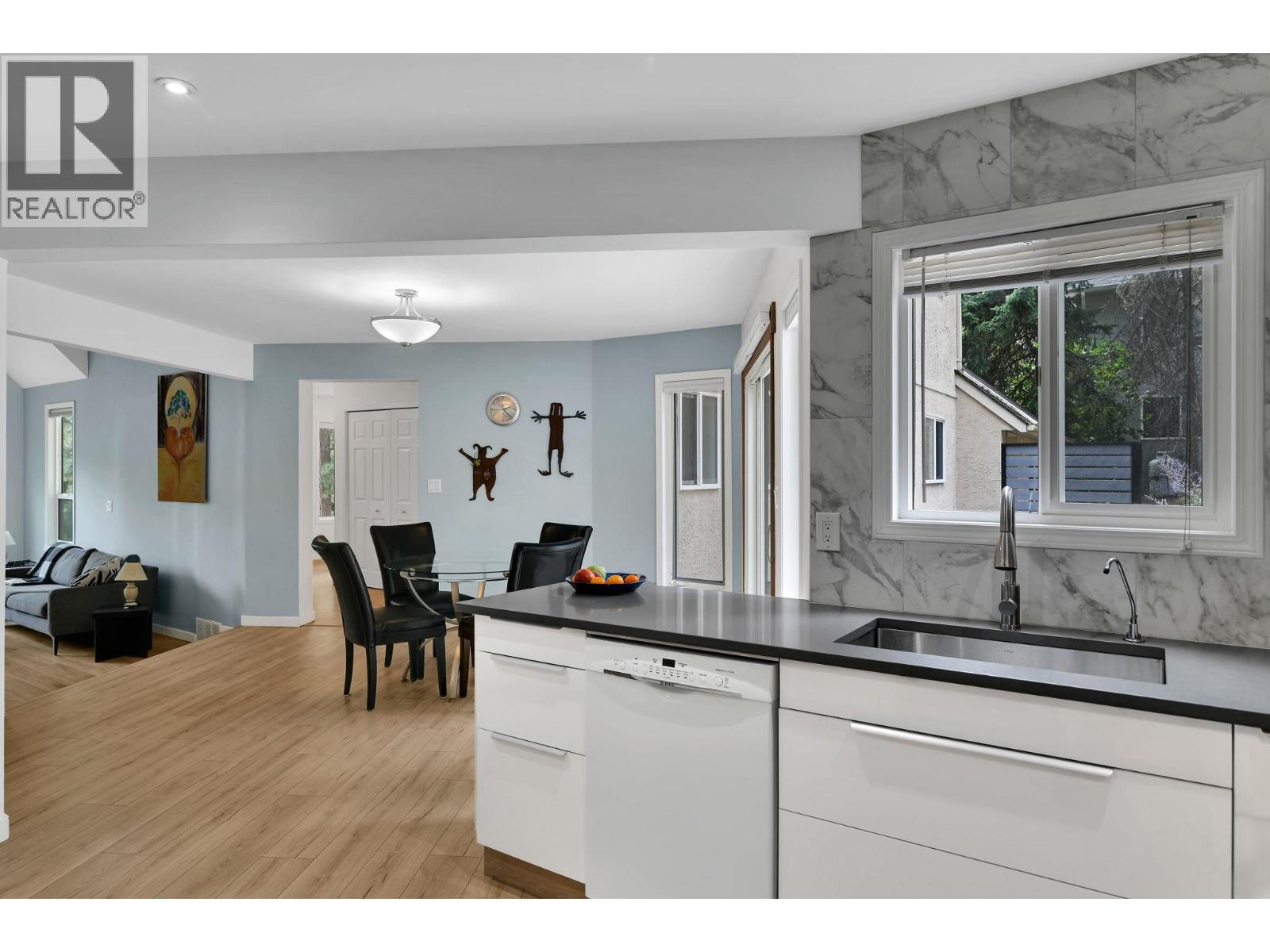115 Par Boulevard Property Photo 20