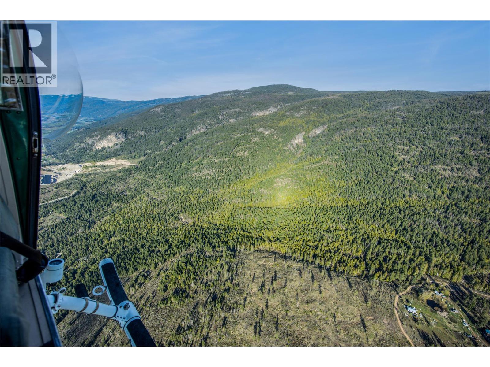 000 Near Highway 97a Property Photo 3