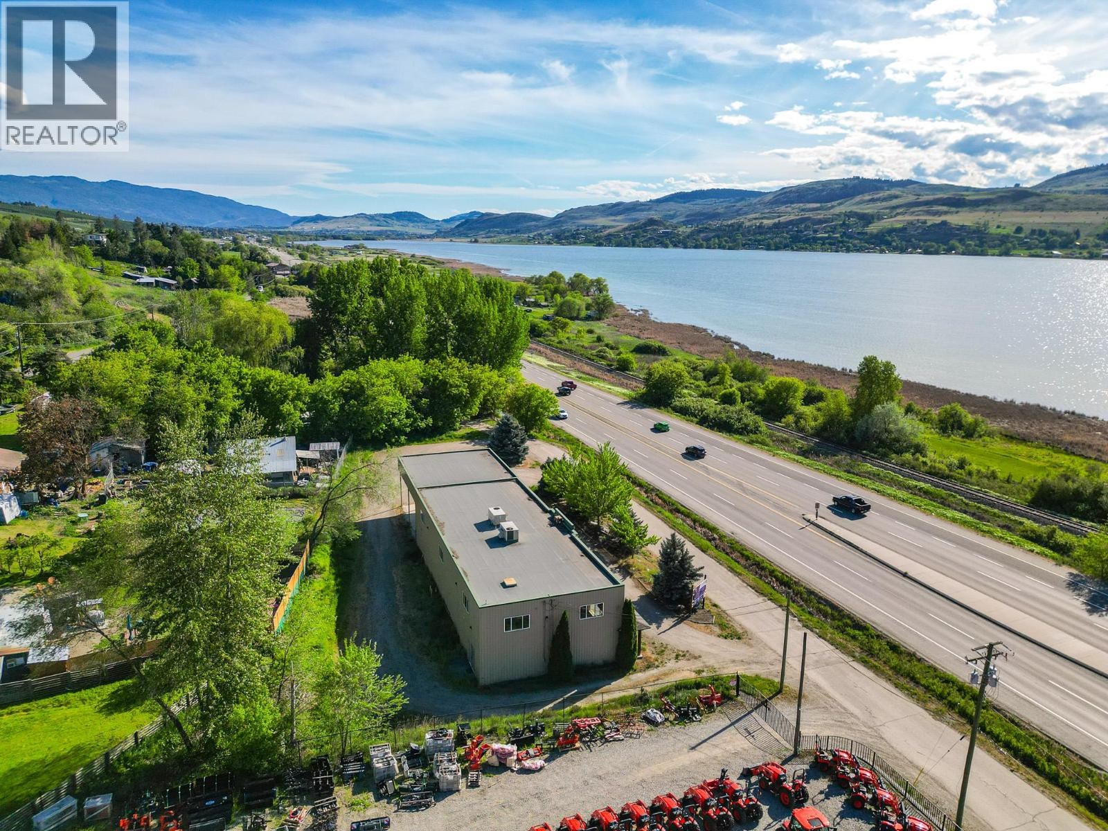 7851 97 Highway Property Photo 1