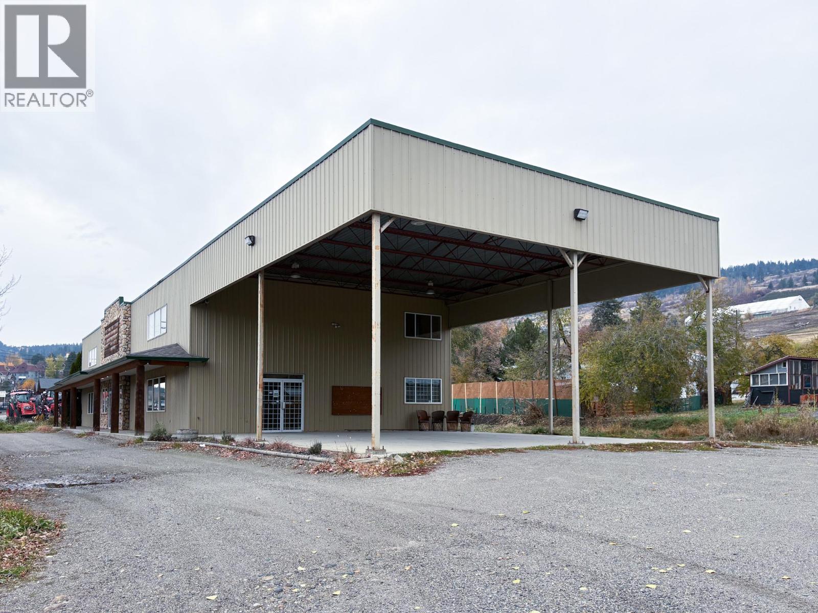 7851 97 Highway Property Photo 3