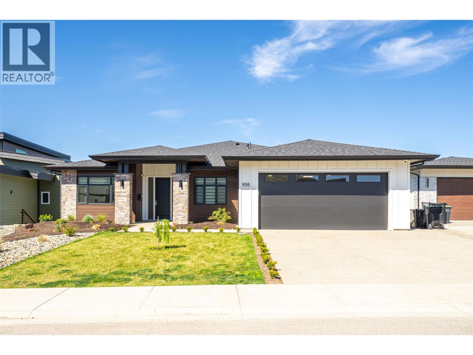 950 Mt Griffin Road Property Photo 1