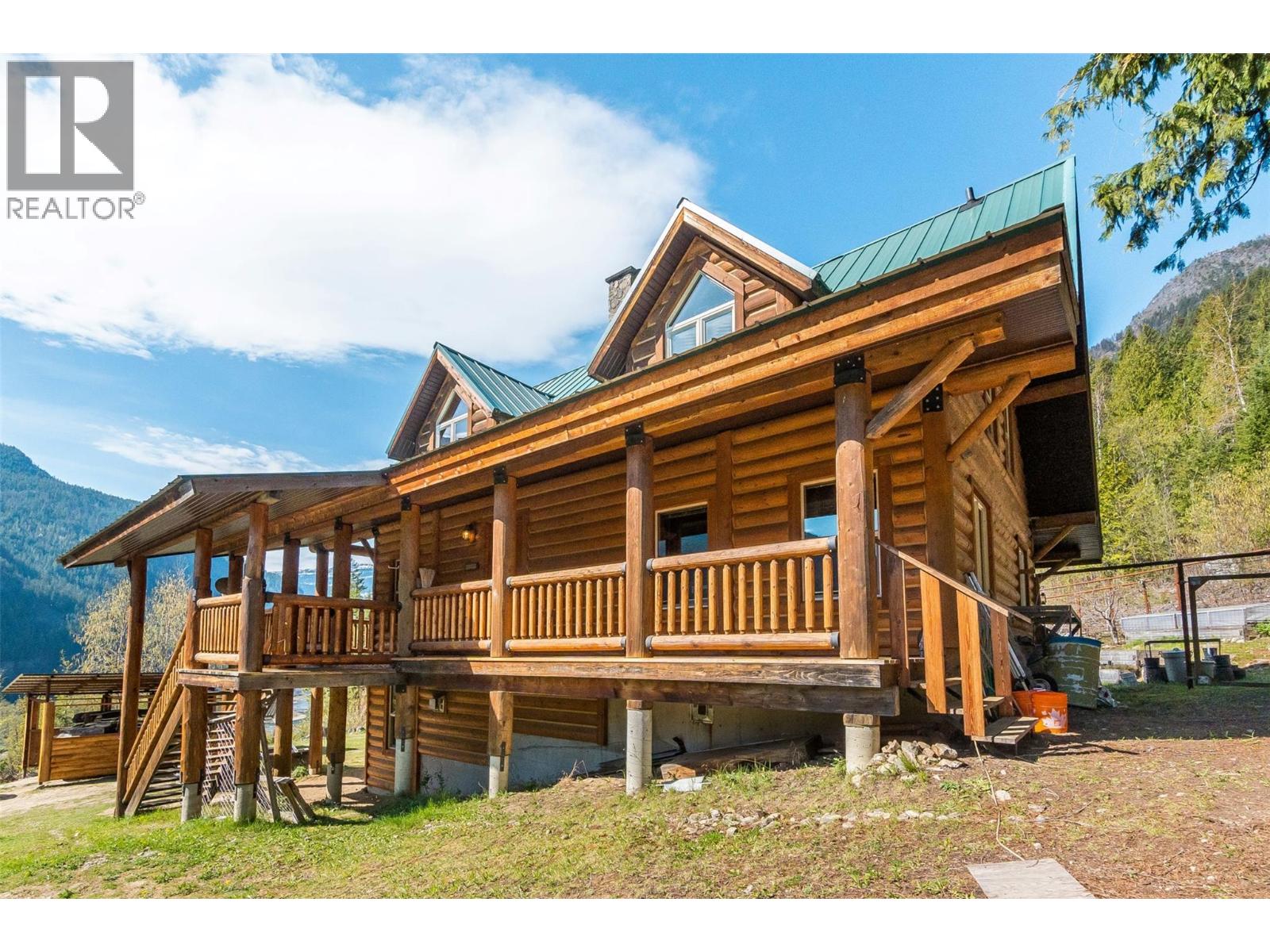 4761 Slocan River Road Property Photo 4