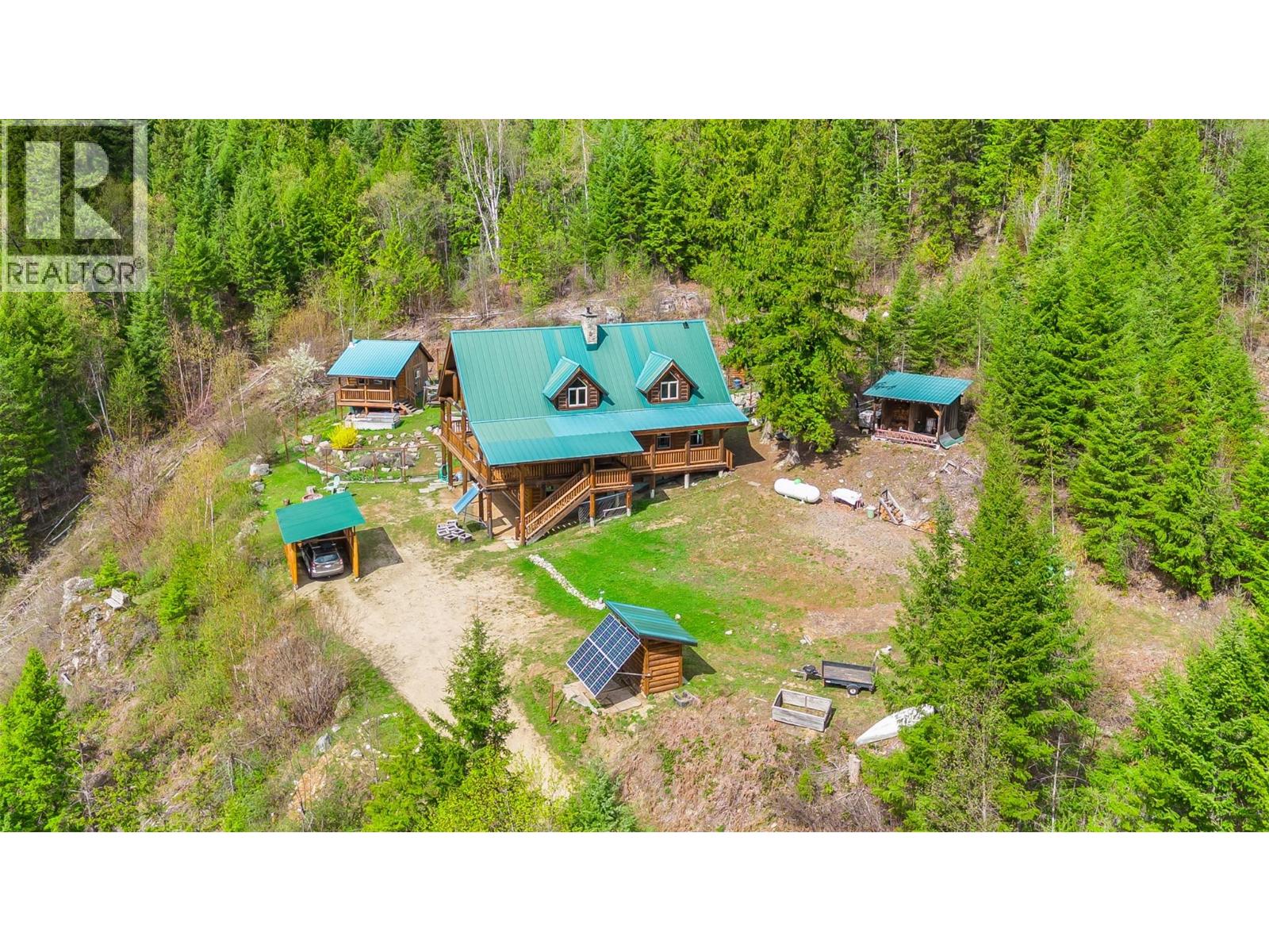 4761 Slocan River Road Property Photo 6