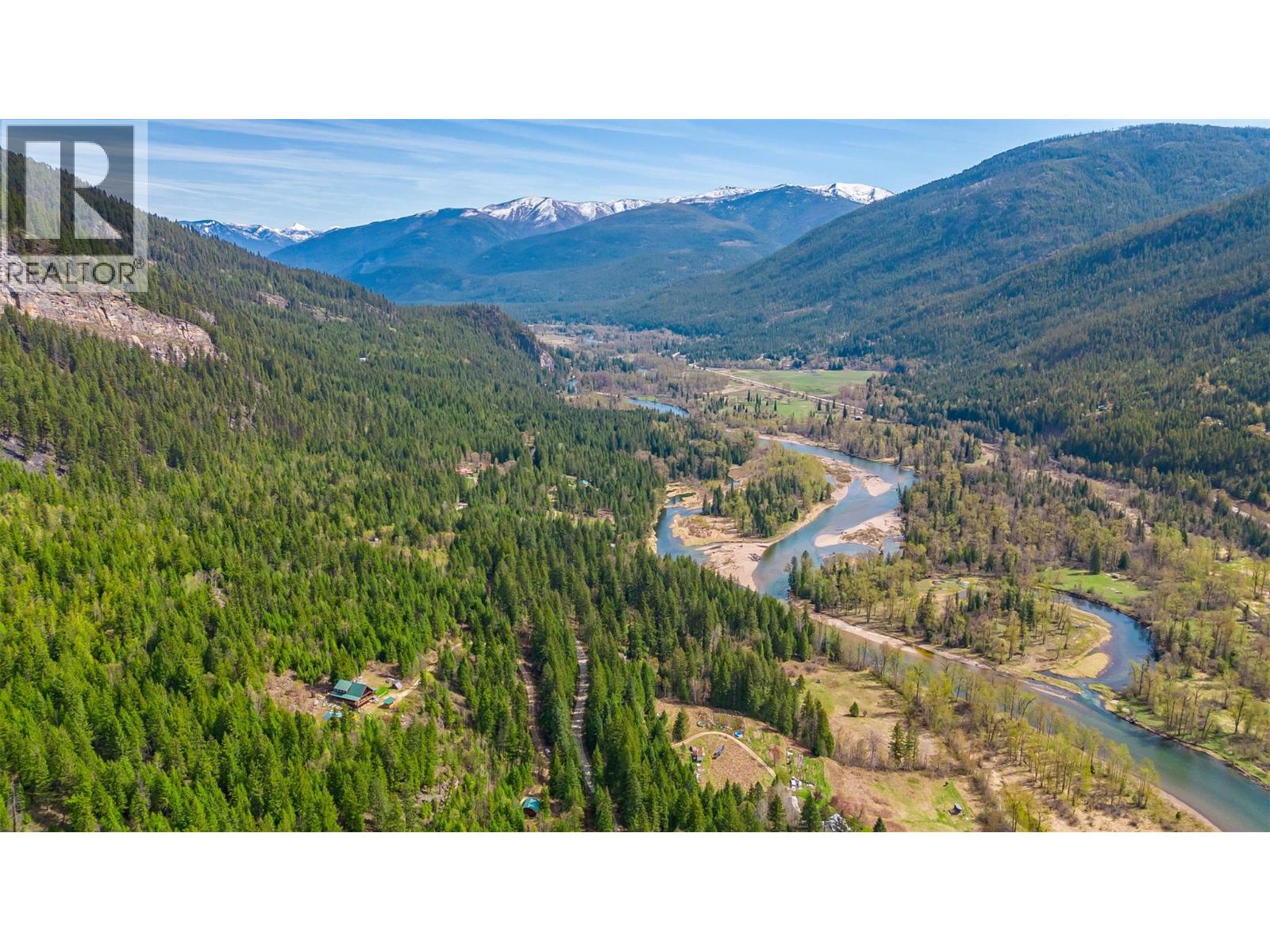 4761 Slocan River Road Property Photo 9