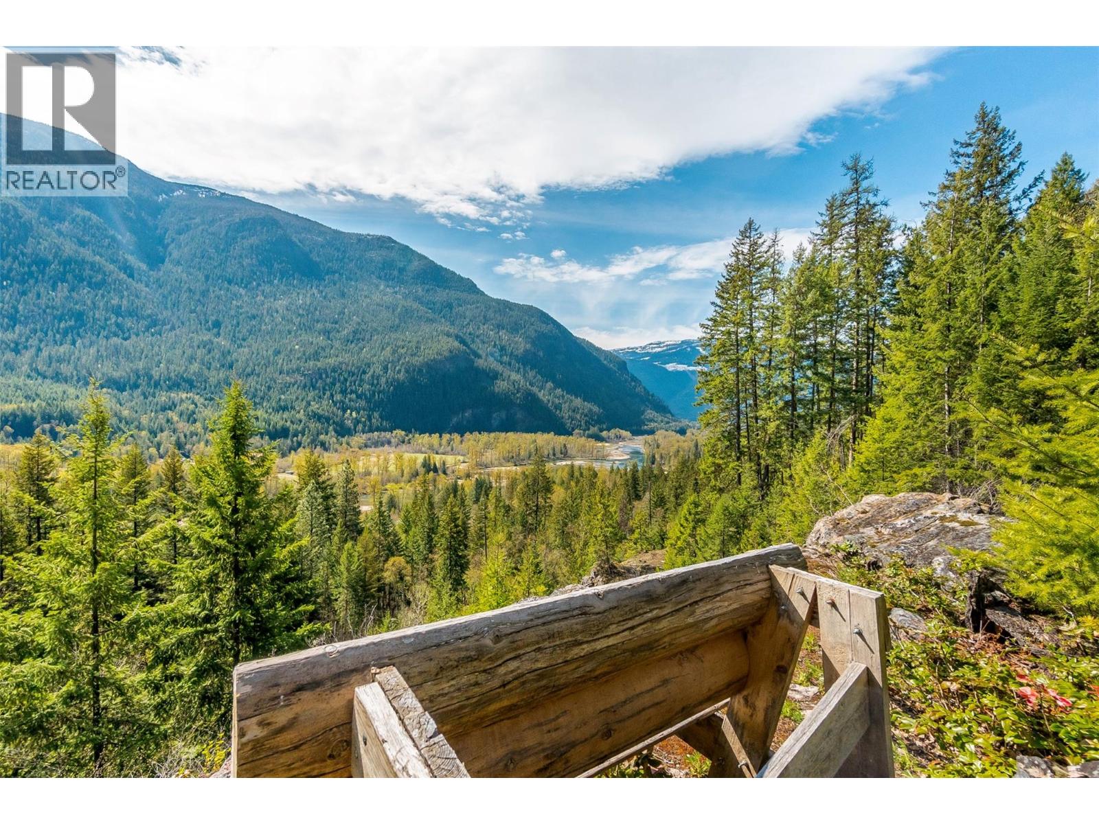 4761 Slocan River Road Property Photo 10