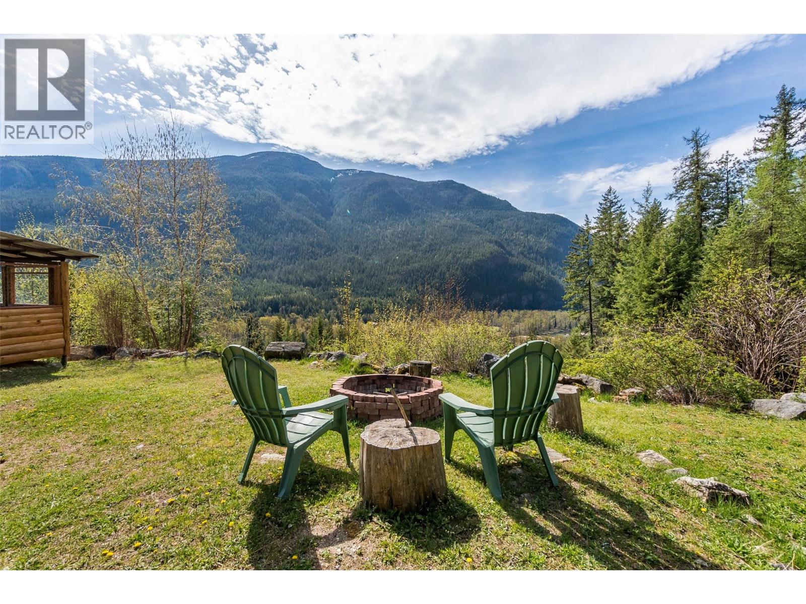 4761 Slocan River Road Property Photo 12