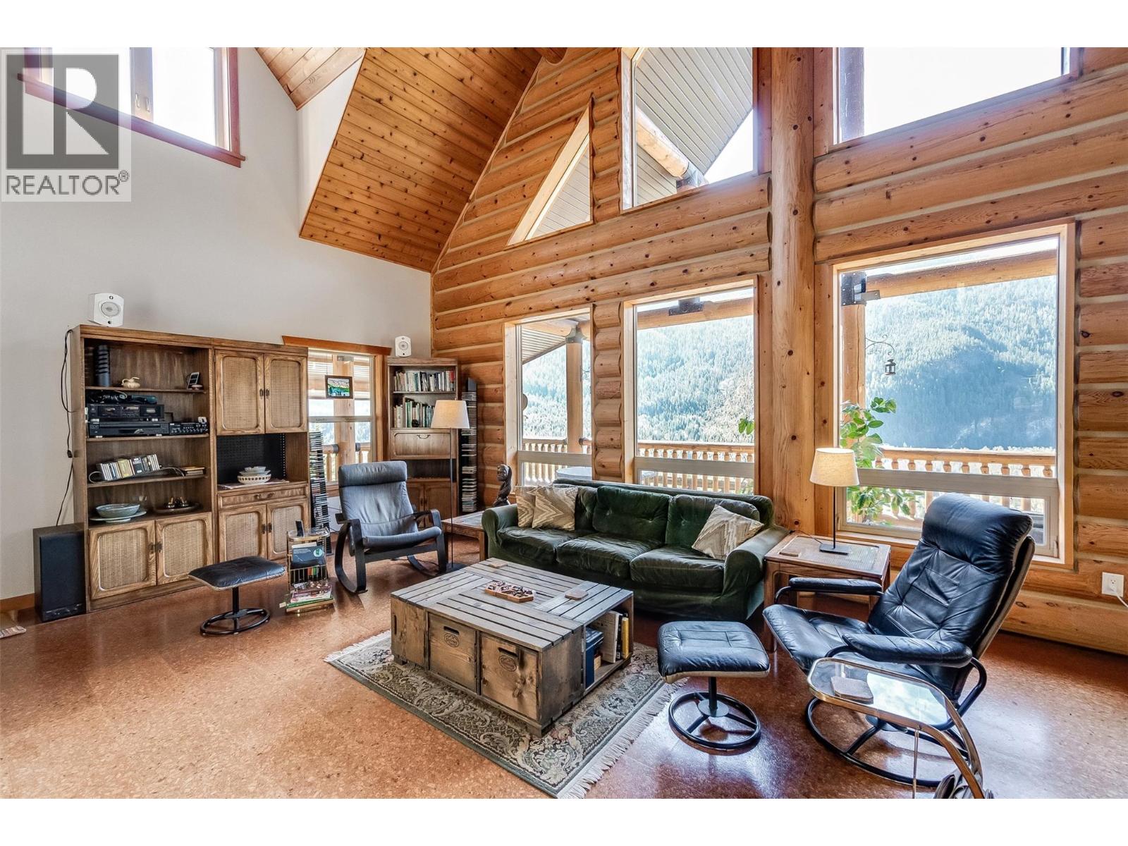 4761 Slocan River Road Property Photo 15