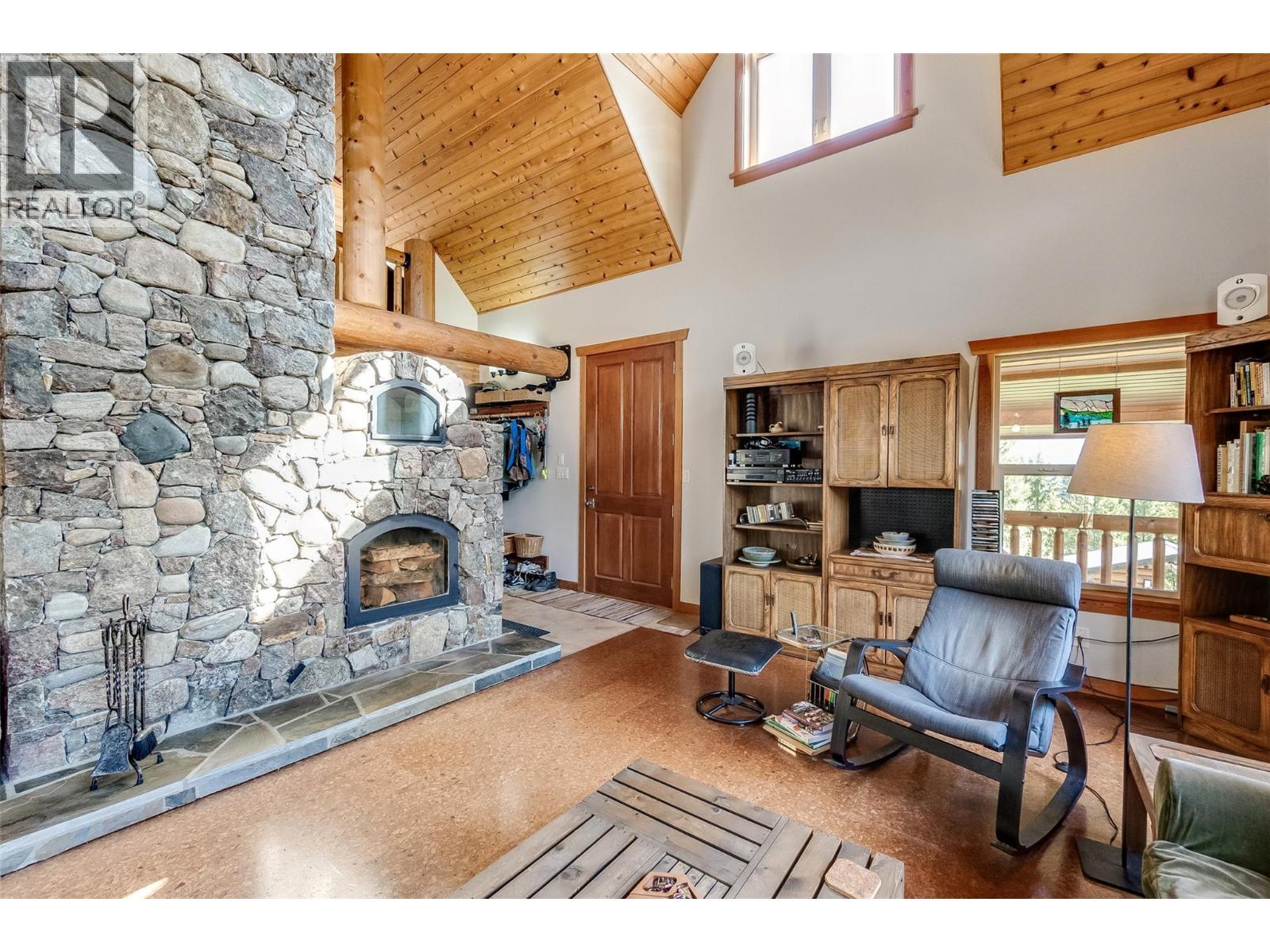 4761 Slocan River Road Property Photo 16