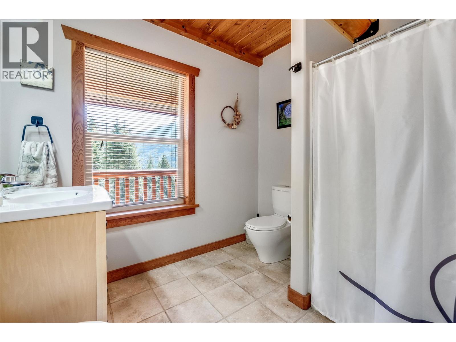 4761 Slocan River Road Property Photo 27