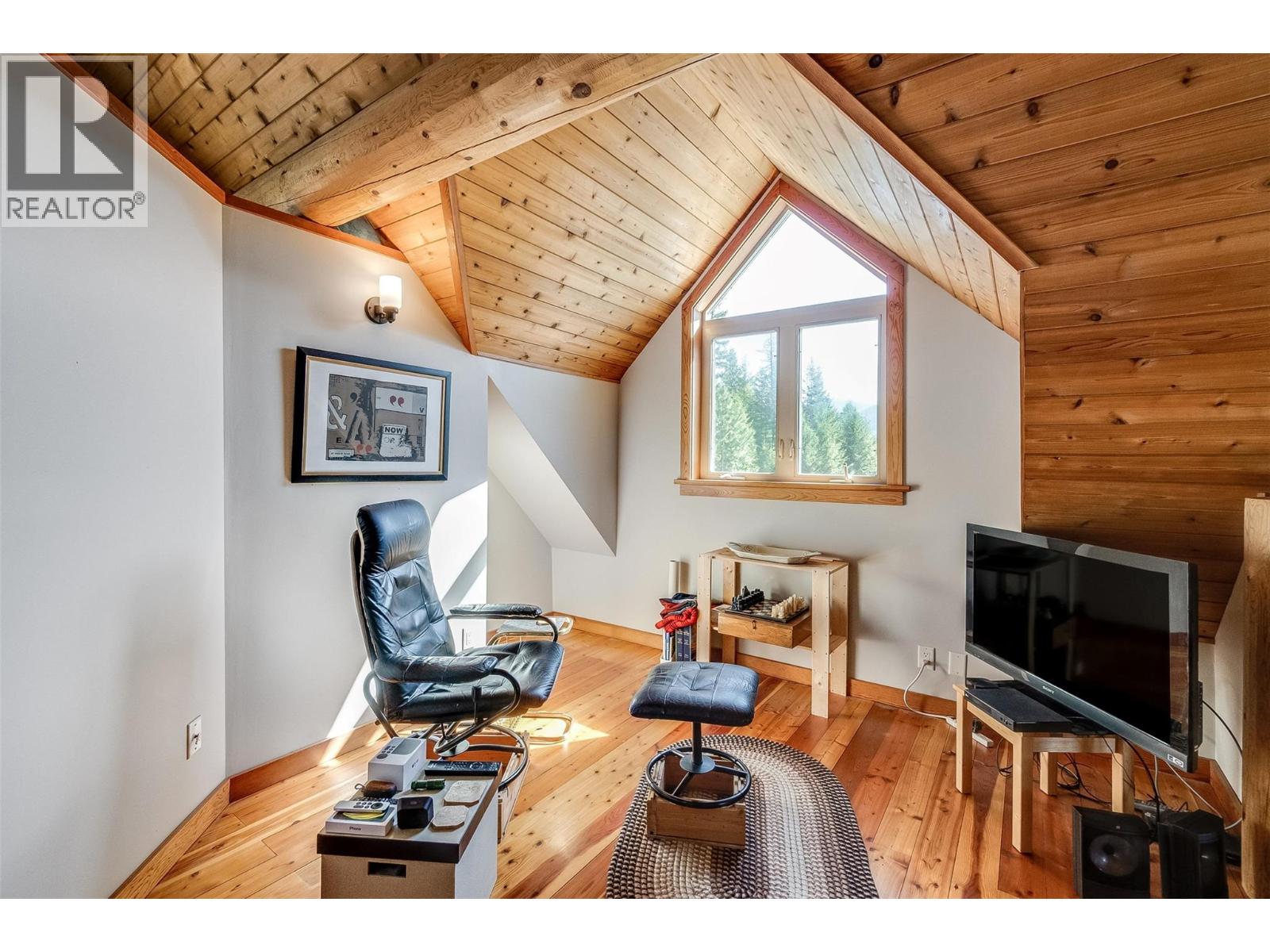 4761 Slocan River Road Property Photo 36