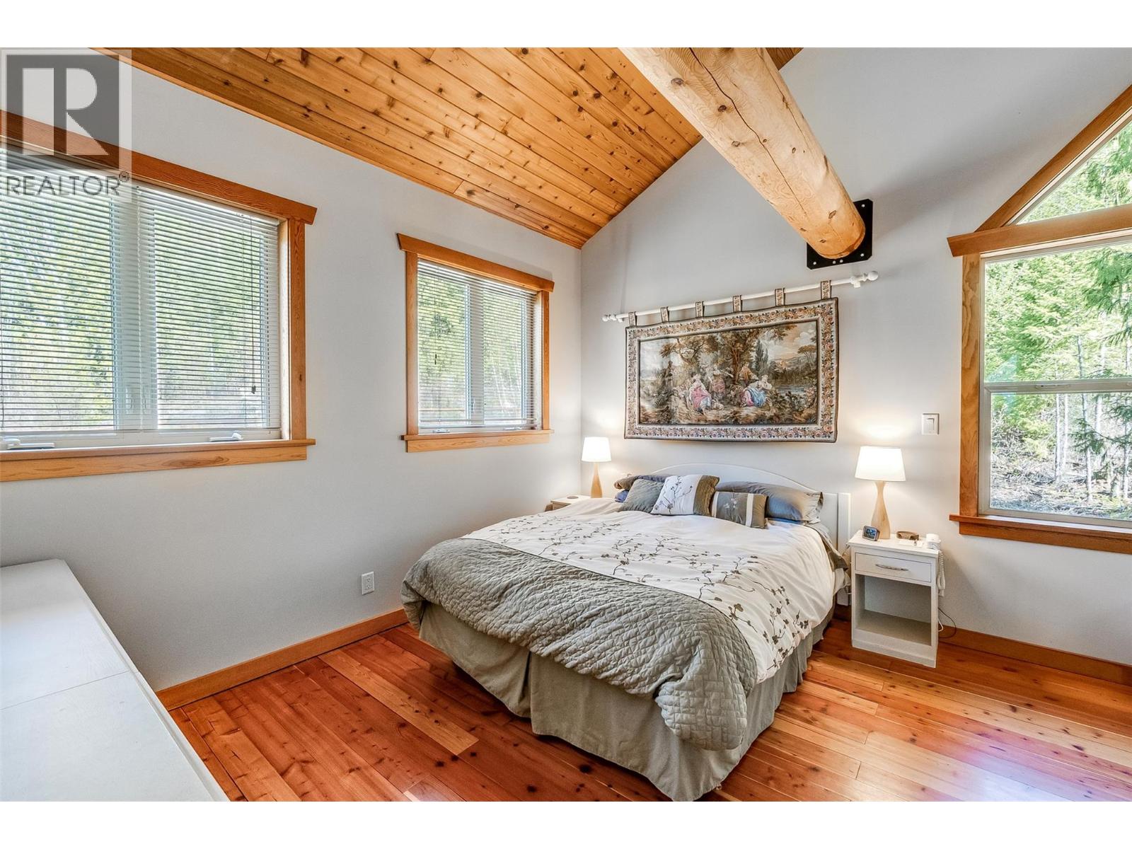 4761 Slocan River Road Property Photo 39
