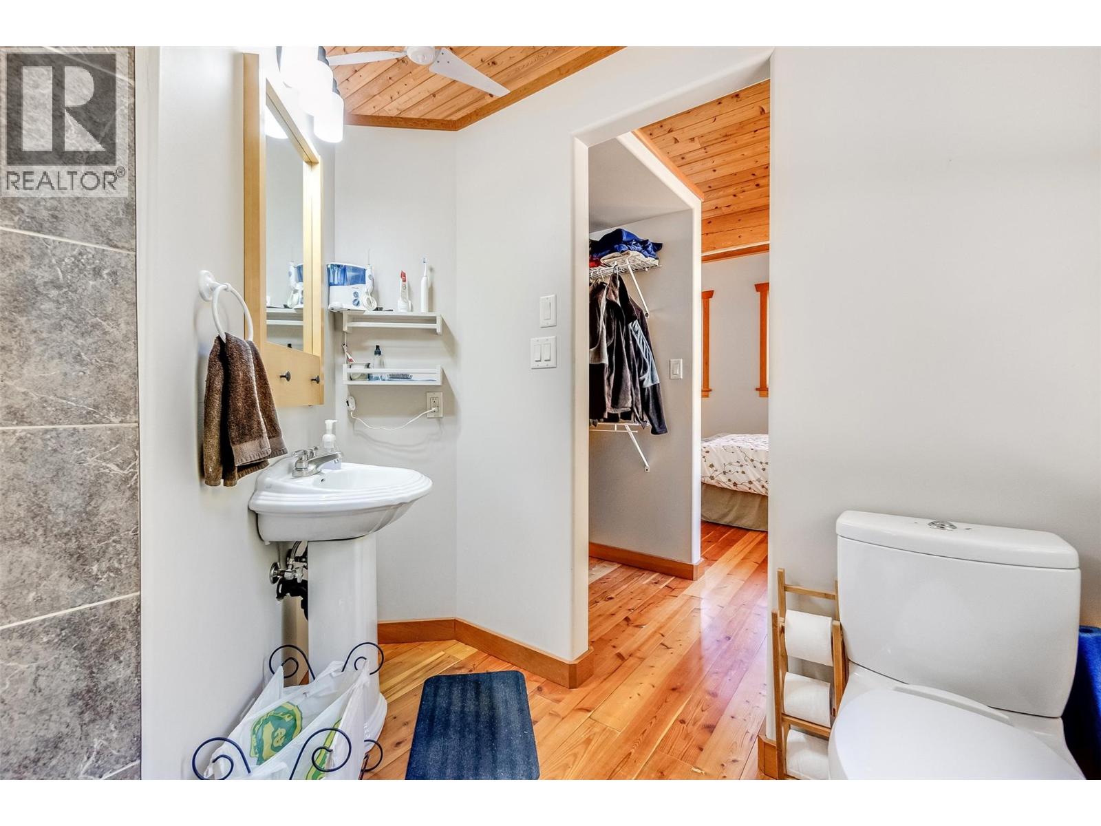 4761 Slocan River Road Property Photo 41