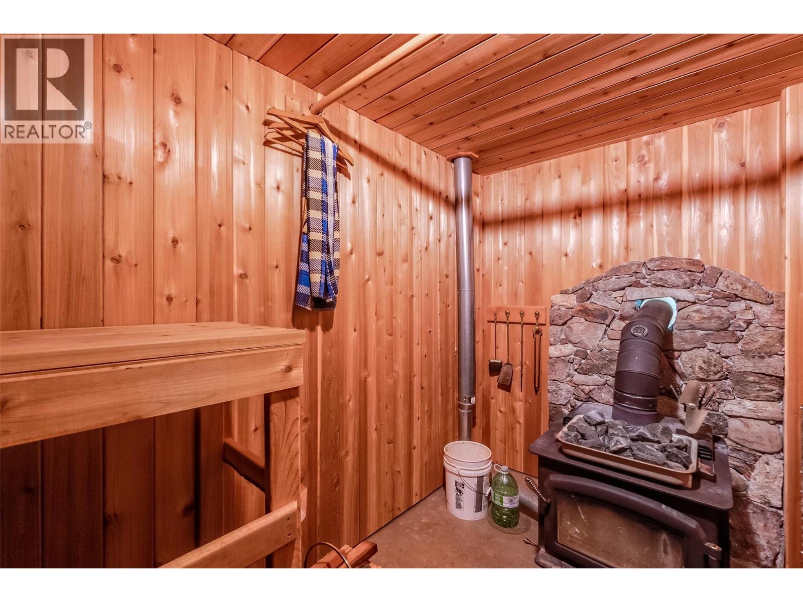 4761 Slocan River Road Property Photo 45