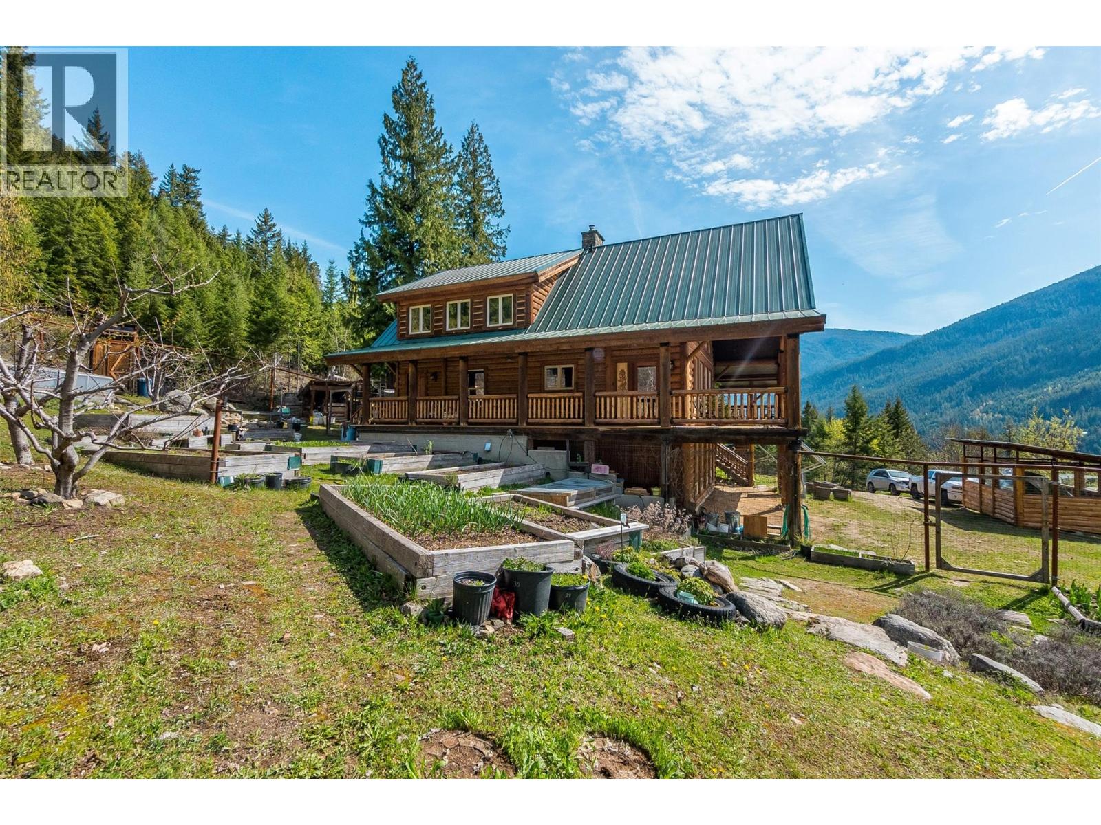 4761 Slocan River Road Property Photo 49