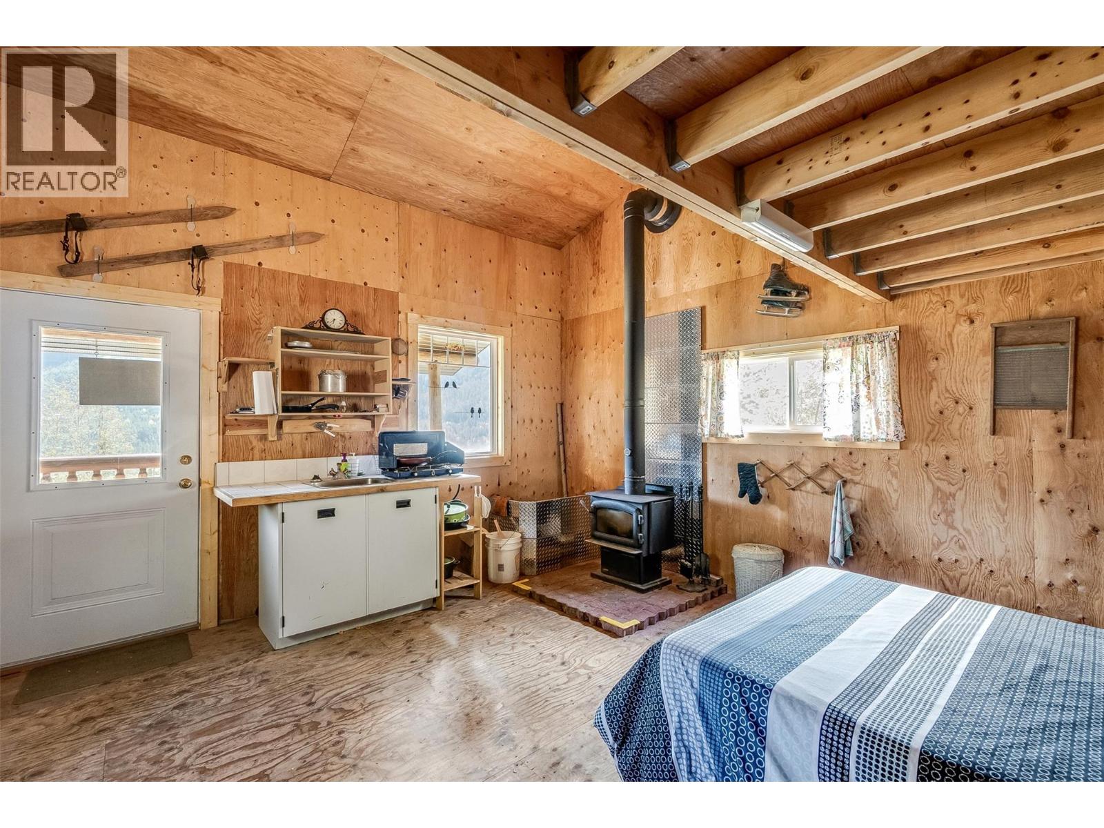 4761 Slocan River Road Property Photo 57