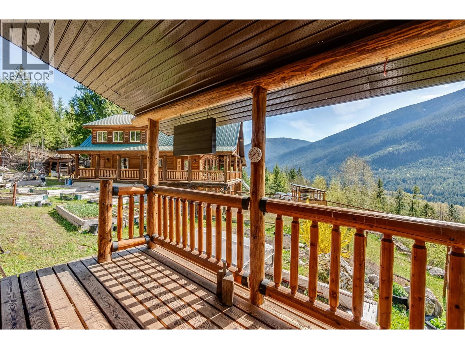 4761 Slocan River Road Property Photo 58
