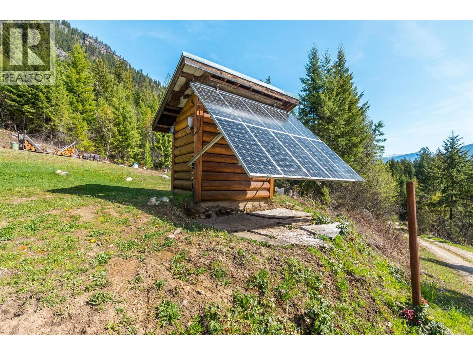 4761 Slocan River Road Property Photo 60