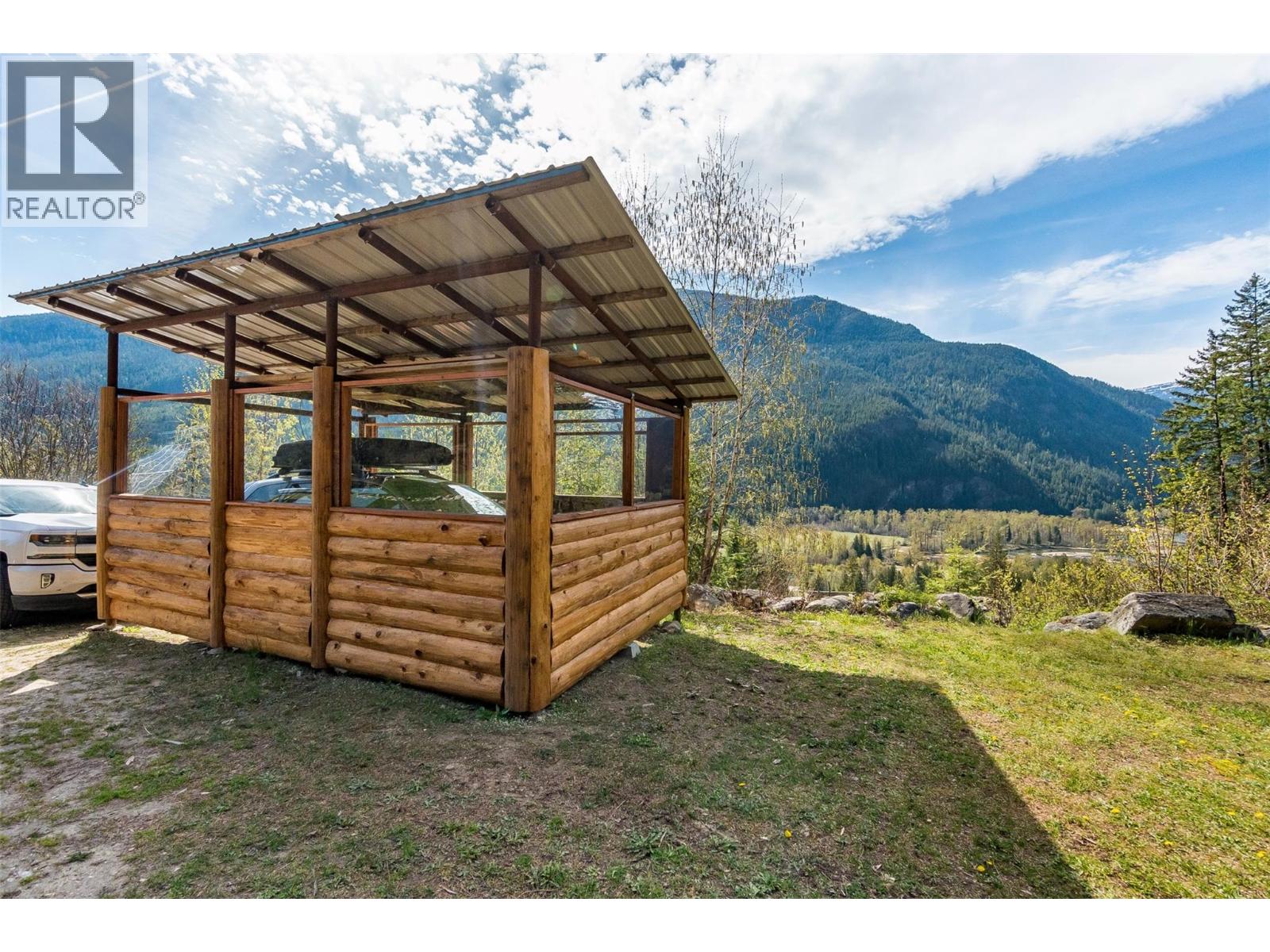 4761 Slocan River Road Property Photo 61