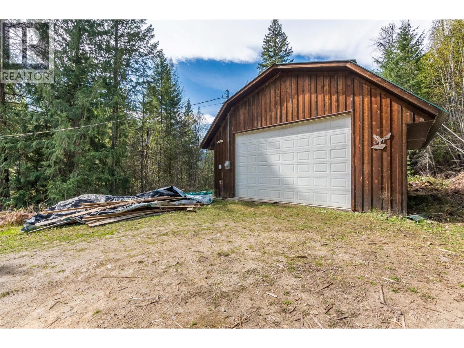 4761 Slocan River Road Property Photo 62