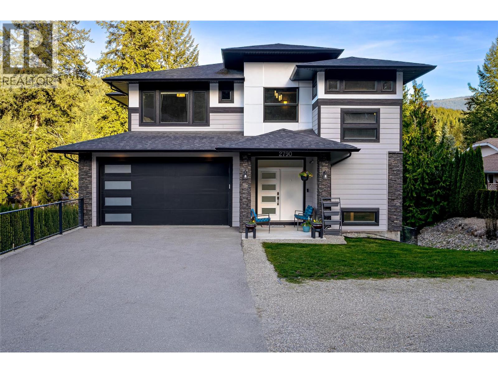 2790 Mountview Drive Property Photo 3