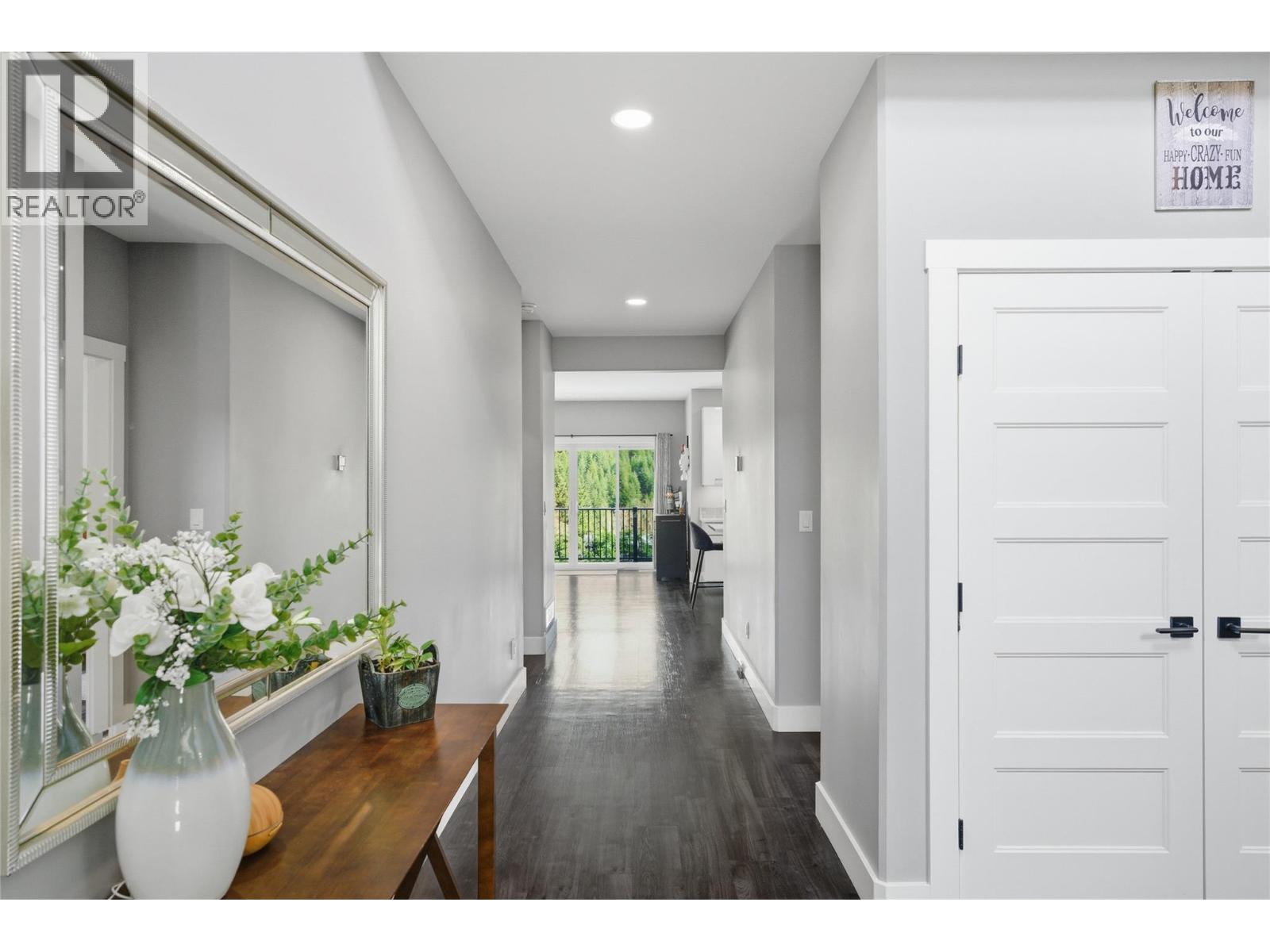 2790 Mountview Drive Property Photo 10