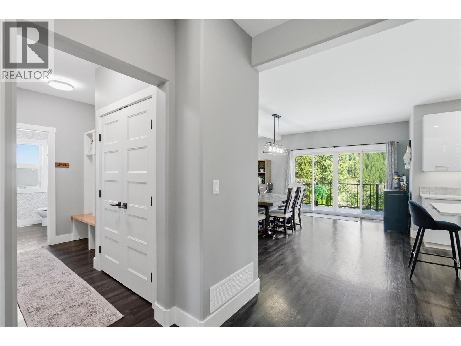 2790 Mountview Drive Property Photo 12