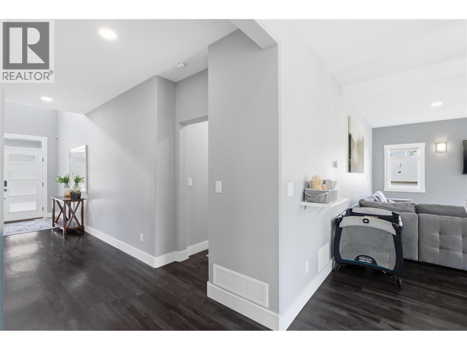 2790 Mountview Drive Property Photo 13