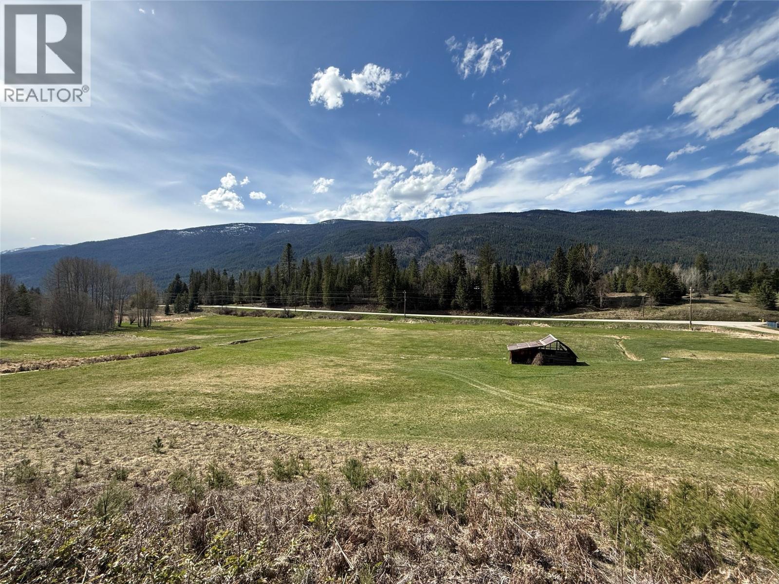 6915 Kimoff Road Property Photo 4