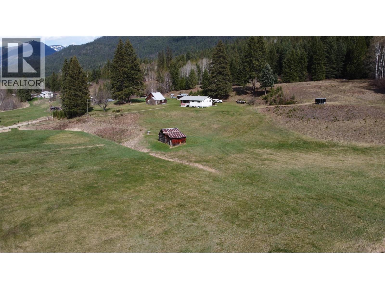 6915 Kimoff Road Property Photo 14