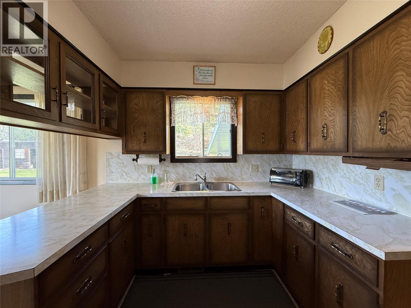 6915 Kimoff Road Property Photo 19