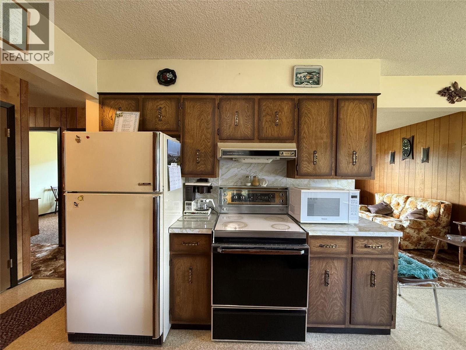6915 Kimoff Road Property Photo 22