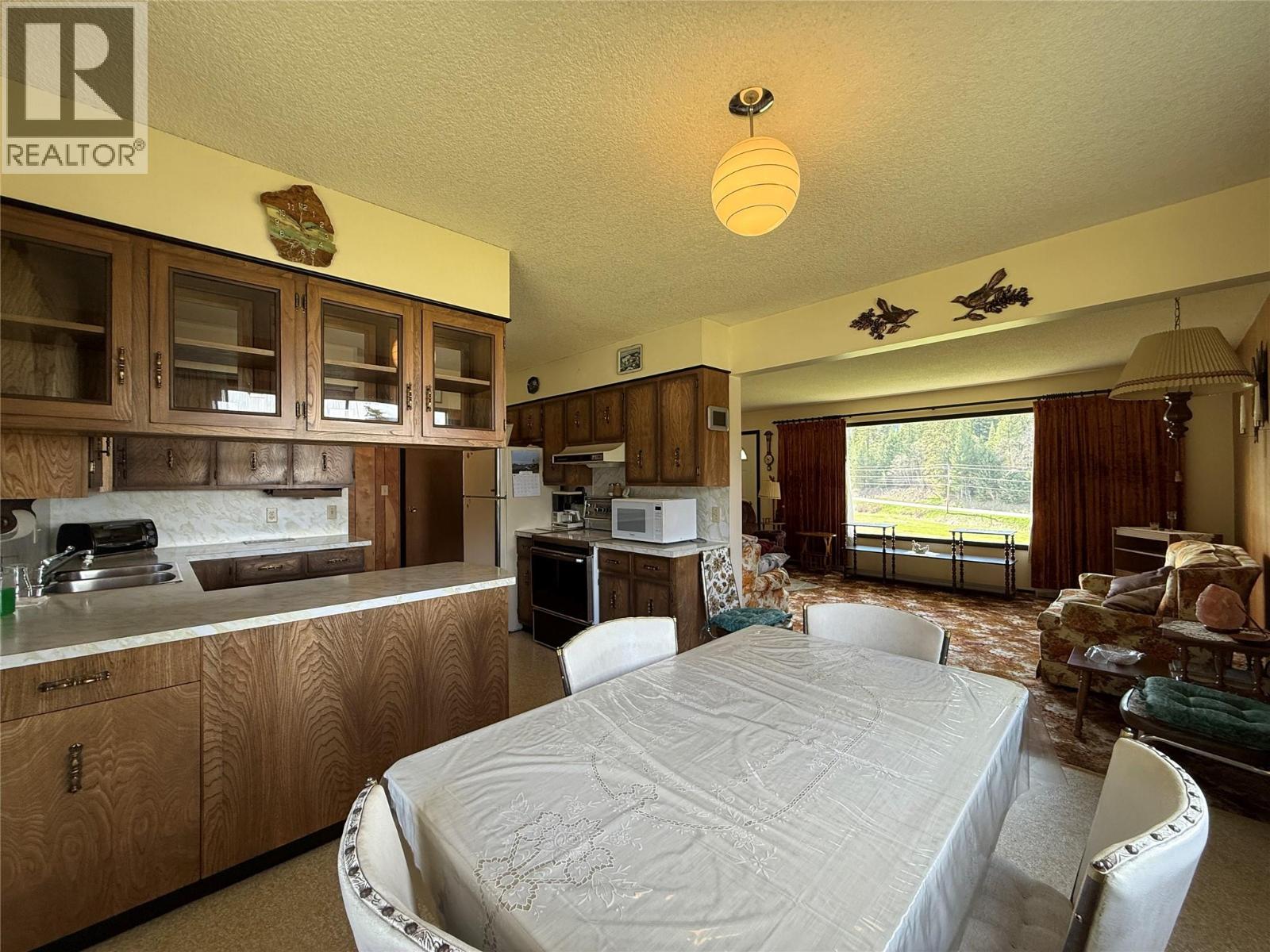 6915 Kimoff Road Property Photo 23