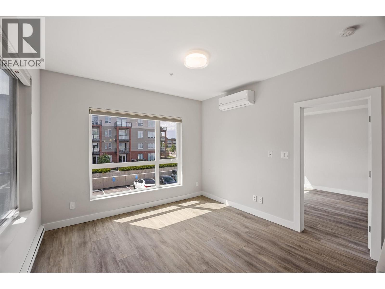 875 University Drive Unit# 207 Property Photo 15
