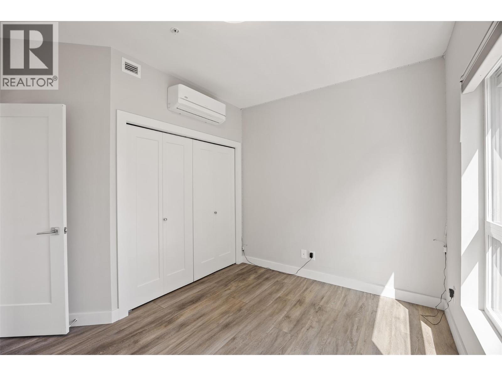 875 University Drive Unit# 207 Property Photo 23