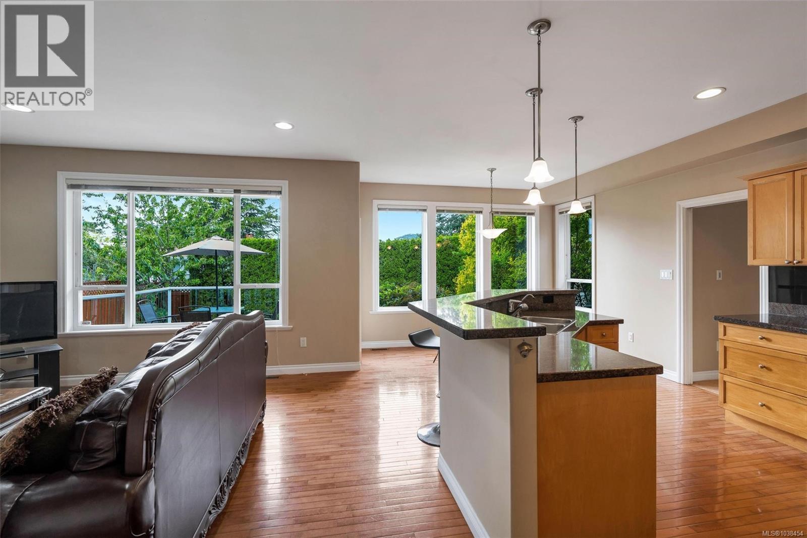 1713 Mamich Cir Property Photo 26