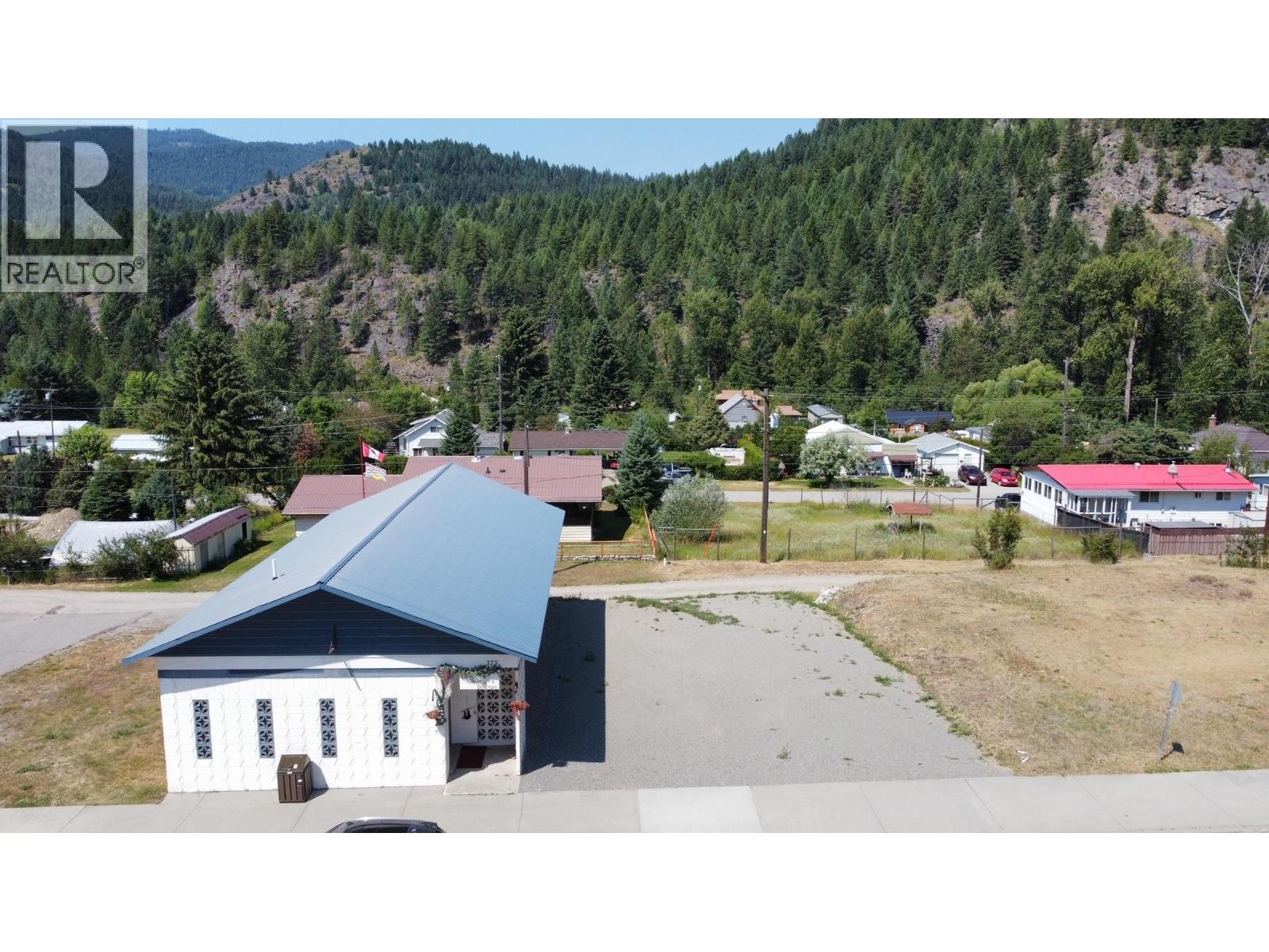 375 Copper Avenue S Property Photo 1