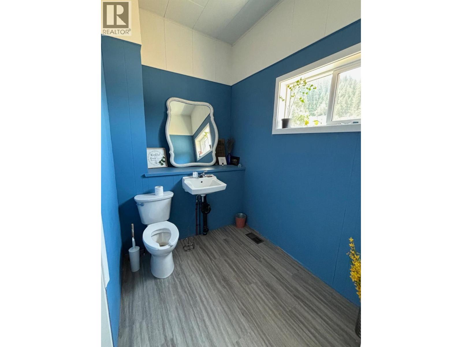 375 Copper Avenue S Property Photo 5