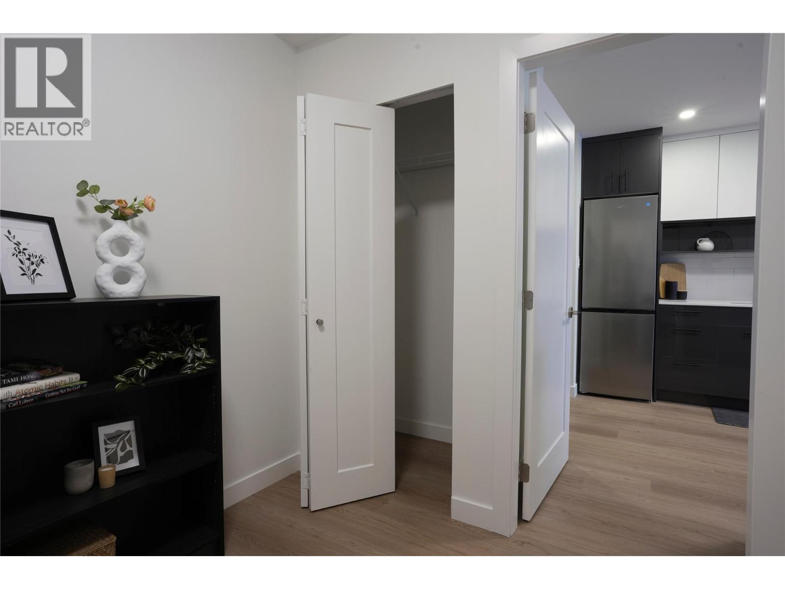 1380 Pridham Avenue Unit# 214 Property Photo 10